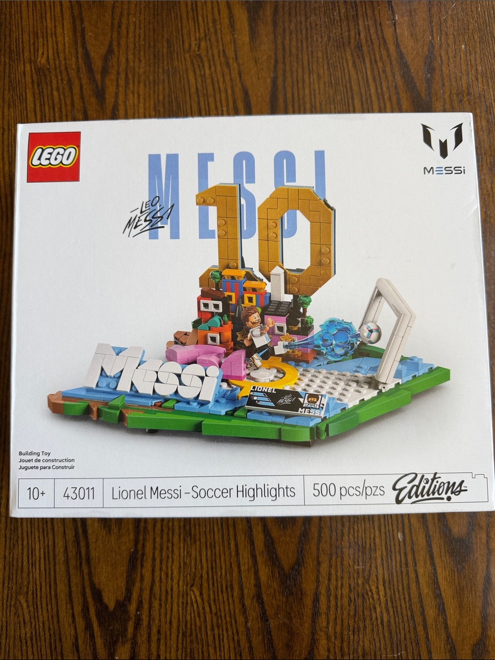 LEGO Messi Soccer Highlights Display - White/Gold/Green/Blue